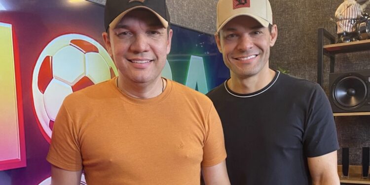 Lembra deles? Sandro e Gustavo, do hit dos anos 2000 “A Garagem da Vizinha”, Sandro e Gustavo está de volta à cena musical