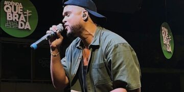 Cria de Madureira, cantor Jeffinho volta às suas raízes e emociona o público com gravação de audiovisual no Império Serrano