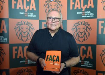 Presidente da Calia lança livro “FAÇA”, que resgata sua trajetória de liderança com leveza e bom-humor