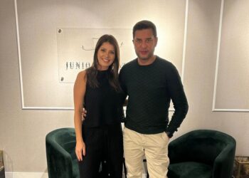 O cerimonialista das estrelas ganha as páginas: Junior Donatto prepara seu primeiro livro com Caroline Diaz