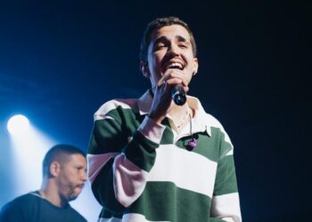 Davi Quaresma estreia turnê internacional ao lado do grupo Vou Zuar e lota shows em Lisboa