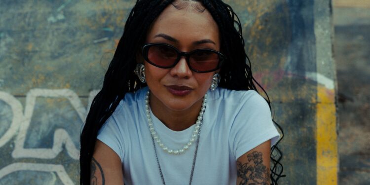 Rapper Anna Suav leva potência da mulher negra para tour no Rio de Janeiro