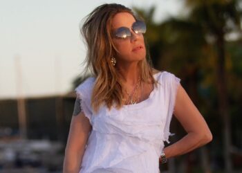 Malena Russo revela coleção em linho e seda, inspirada no verão da Itália