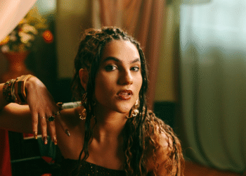 Carolina Andrade apresenta show intimista da turnê “À Flor da Pele” na Casa Odette