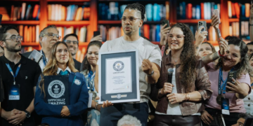 “A Máquina do Tempo – 11.520 anos de lições atemporais”, novo livro liderado por Joel Jota entra para o GUINNESS WORLD RECORDS ™ como o maior livro de não ficção em coautoria do mundo