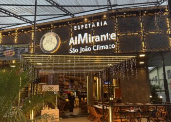 Costelada fogo de chão transforma Espetaria Almirante em ponto de encontro no São João Clímaco