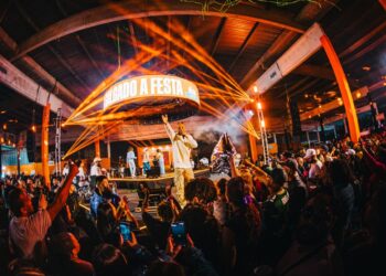 Casa do Salgado celebra a Ressaca de Carnaval com festa em clima de folia e abadá