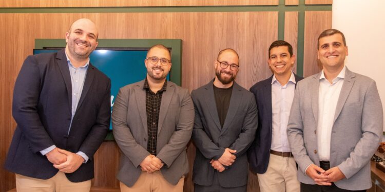 Inauguração da Zure Saúde reúne convidados em noite de celebração em Volta Redonda