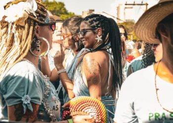 Bloco Os Capoeira apresenta “Deixe a Mata em Paz!” na Vila Madalena