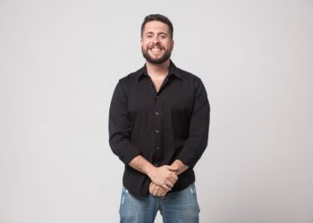 Maurício Meirelles confirma shows de seu novo stand-up “Surto Coletivo” em março na capital paulista