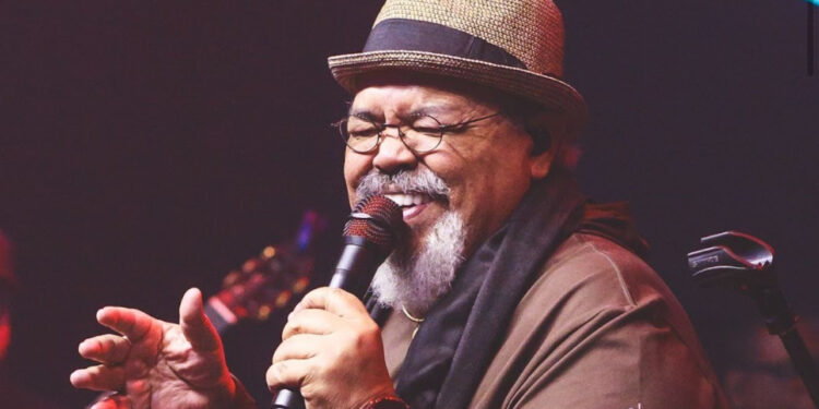 Jorge Aragão abre turnê nacional no Varanda Estaiada neste sábado