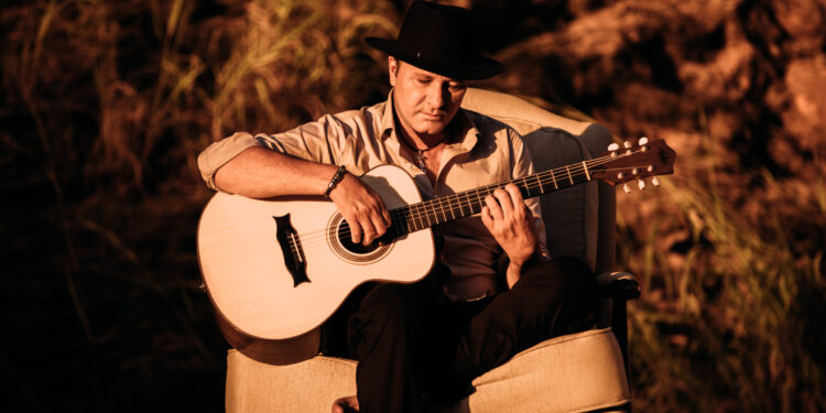 Paraná, da eterna dupla com Chico Rey, confirma show em Contagem