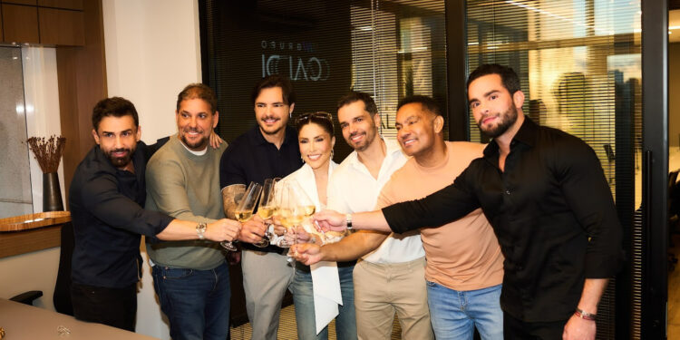 Manu Bahtidão oficializa contrato com novos empresários e monta um time de peso