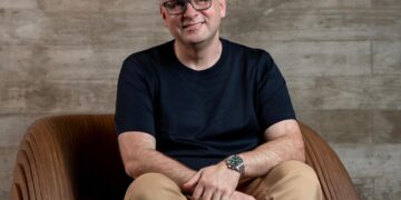 Agentes de IA mudam rotina de trabalho e brasileiros estão no ranking do uso da tecnologia