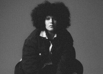 Jadsa leva show BIG BURACO para Teatro I Love PRIO