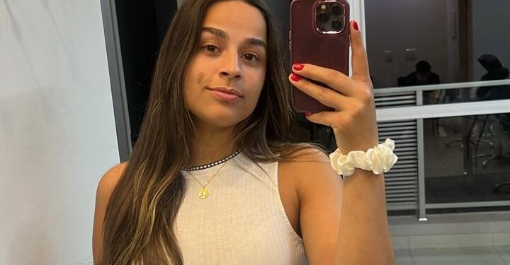 Vídeo espontâneo na chuva faz Wilza Araújo viralizar nas redes sociais