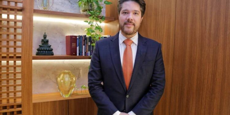 Fabian, Conselheiro Luis Fabian é o idealizador do programa e tem como base a experiência como ex-gestor educacional na rede pública.