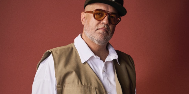 Após diagnóstico, Renan Inquérito lança “TIREOIDE”, álbum mais íntimo da carreira