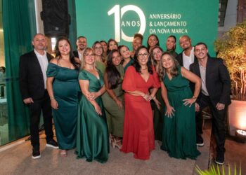 Simone Freitas Imóveis celebra 10 anos com lançamento de nova marca em Volta Redonda