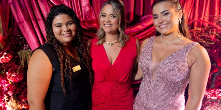 Lively Ateliê lança coleção “AfterGlow” em noite de elegância e sofisticação em Volta Redonda