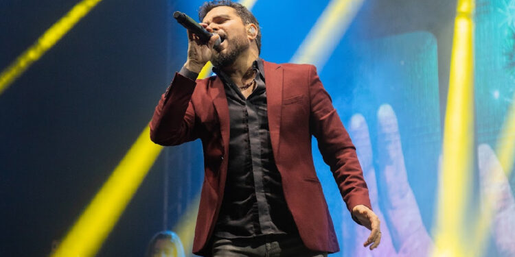 Luciano Camargo leva louvor e adoração e transforma Mariana (MG) em uma noite de fé