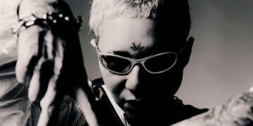 Massaru lança “Um Pouco Pensativo” com tarisiix; confira!