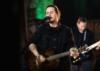 A maior label de rock do Brasil: Com ingressos esgotados e alta demanda, Dino Fonseca confirma turnê “Barzim de Rock” e projeta R$ 10 milhões em 2026