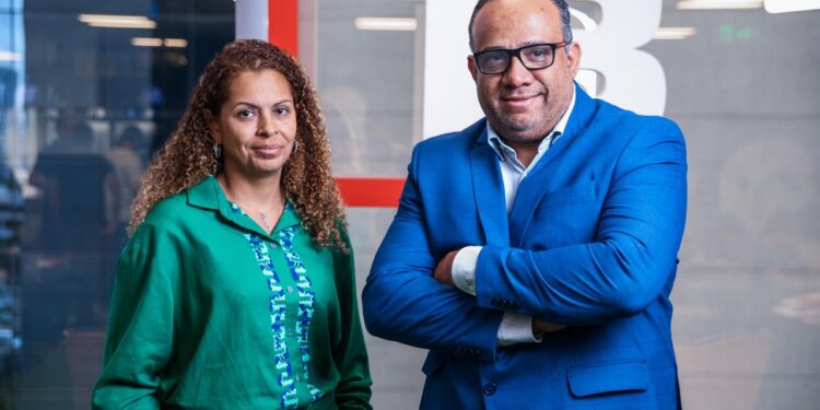 Renata Oliveira: Da estabilidade no mercado financeiro ao comando de uma empresa global ao lado do marido