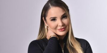Dr.ª Mikarla e o Método Shine: a ciência por trás de um novo olhar sobre o rejuvenescimento feminino