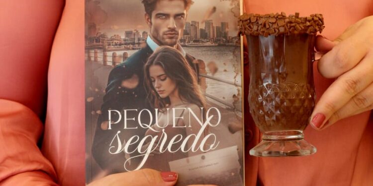 Romance independente “Pequeno Segredo” conquista leitoras ao abordar maternidade inesperada com realismo e emoção