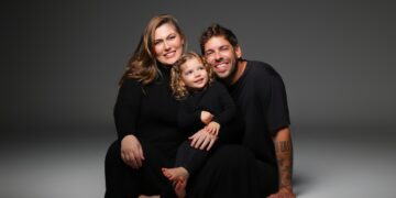 Mau Mau, do BBB 11, encanta com ensaio em família e vive nova fase na carreira multifacetada