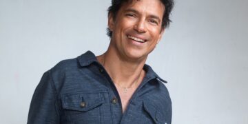 Jorge Vercillo faz show especial de Dia das Mães no Clube Comercial em Volta Redonda