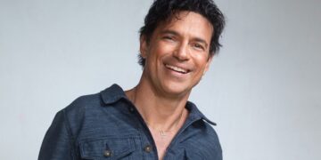 Jorge Vercillo faz show especial de Dia das Mães no Clube Comercial em Volta Redonda