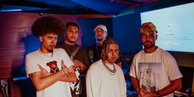 Papatunes Records lança “MOONWALK (Papatracks #18)” ao lado de Mikezin, Açúk, Brennuz e Putodiparis