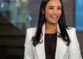 Aline Santos foca em eficiência e alta performance de longo prazo para atuar com responsabilidade no mercado imobiliário de alto padrão.