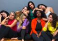 Em cartaz no Rio de Janeiro, espetáculo “Manual de sobrevivência das mulheres exaustas” transforma sobrecarga feminina em comédia dramática