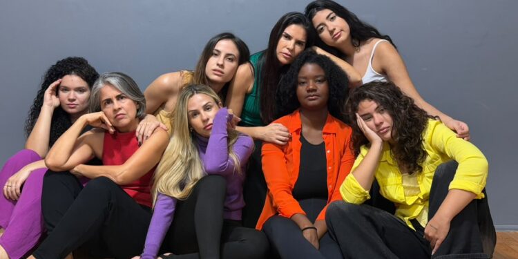 Em cartaz no Rio de Janeiro, espetáculo “Manual de sobrevivência das mulheres exaustas” transforma sobrecarga feminina em comédia dramática
