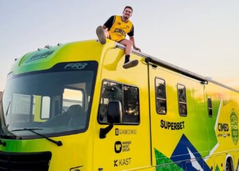 Jon Vlogs dá início ao Copathon, seu maior projeto de live IRL 
