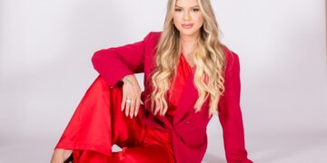 Dani Lima superou dificuldades, construiu empresa com faturamento superior a R$5 milhões e lança mentoria para transformar histórias de outras mulheres.