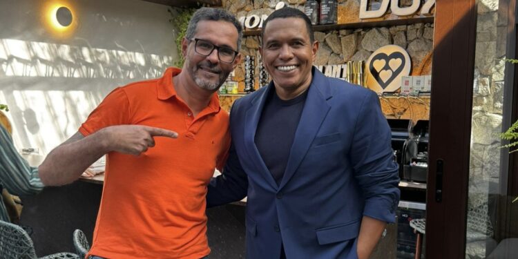 Léo Silva e DJ Torrada.