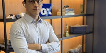Vinicius Teixeira, fundador da GX Capital, adota o método codificado como hedge em camadas para proteger o patrimônio e o caixa das empresas.
