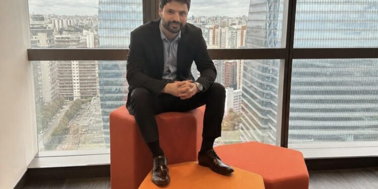 Simões Pires projeta R$1 bi em faturamento até 2030 com modelo AI-First e consolida sua posição nas áreas de consultoria tributária e empresarial, inovação e fomento, logística e comércio exterior.