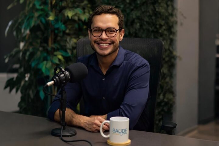 Dr. Gabriel presente no podcast.