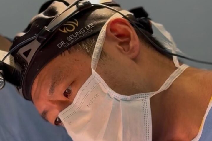 Dr. Seung Hoon Lee, Cirurgião Plástico